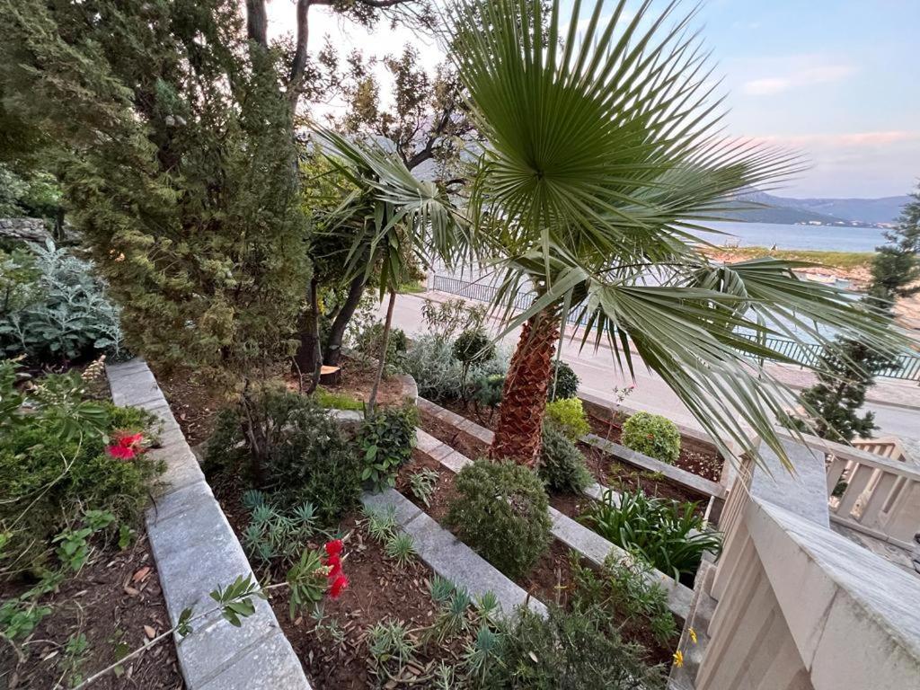 Villa Jade Apartments Front Row Sea View - Walk To Korcula Old Town Medvinjak Екстериор снимка