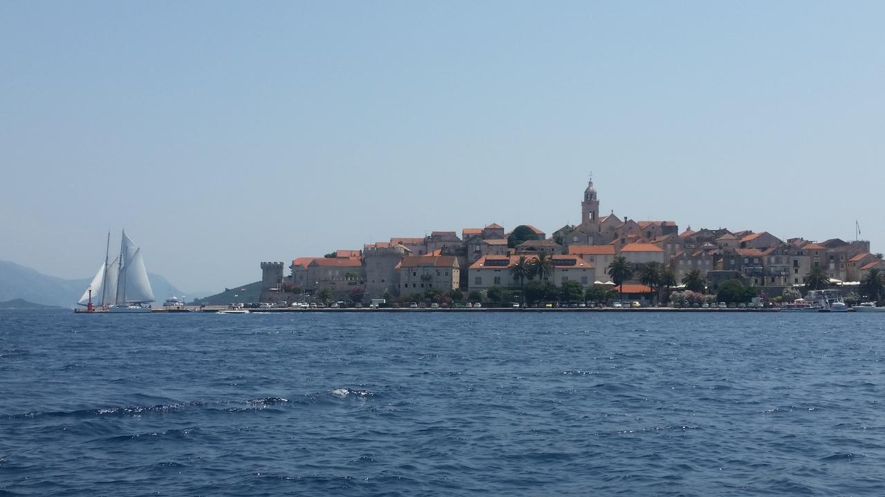 Villa Jade Apartments Front Row Sea View - Walk To Korcula Old Town Medvinjak Екстериор снимка