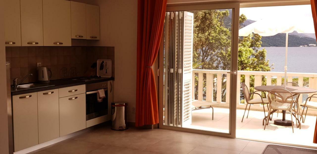 Villa Jade Apartments Front Row Sea View - Walk To Korcula Old Town Medvinjak Екстериор снимка